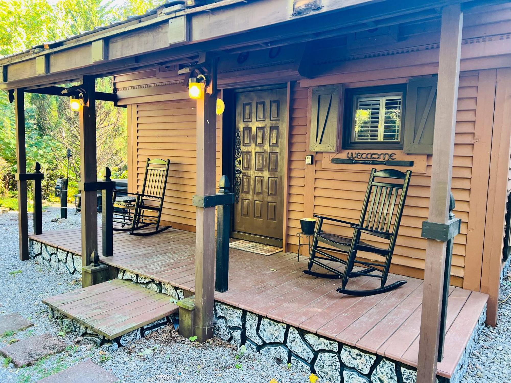 Tiny House, Wifi,Hot Tub,Secluded Villa Cosby Dış mekan fotoğraf