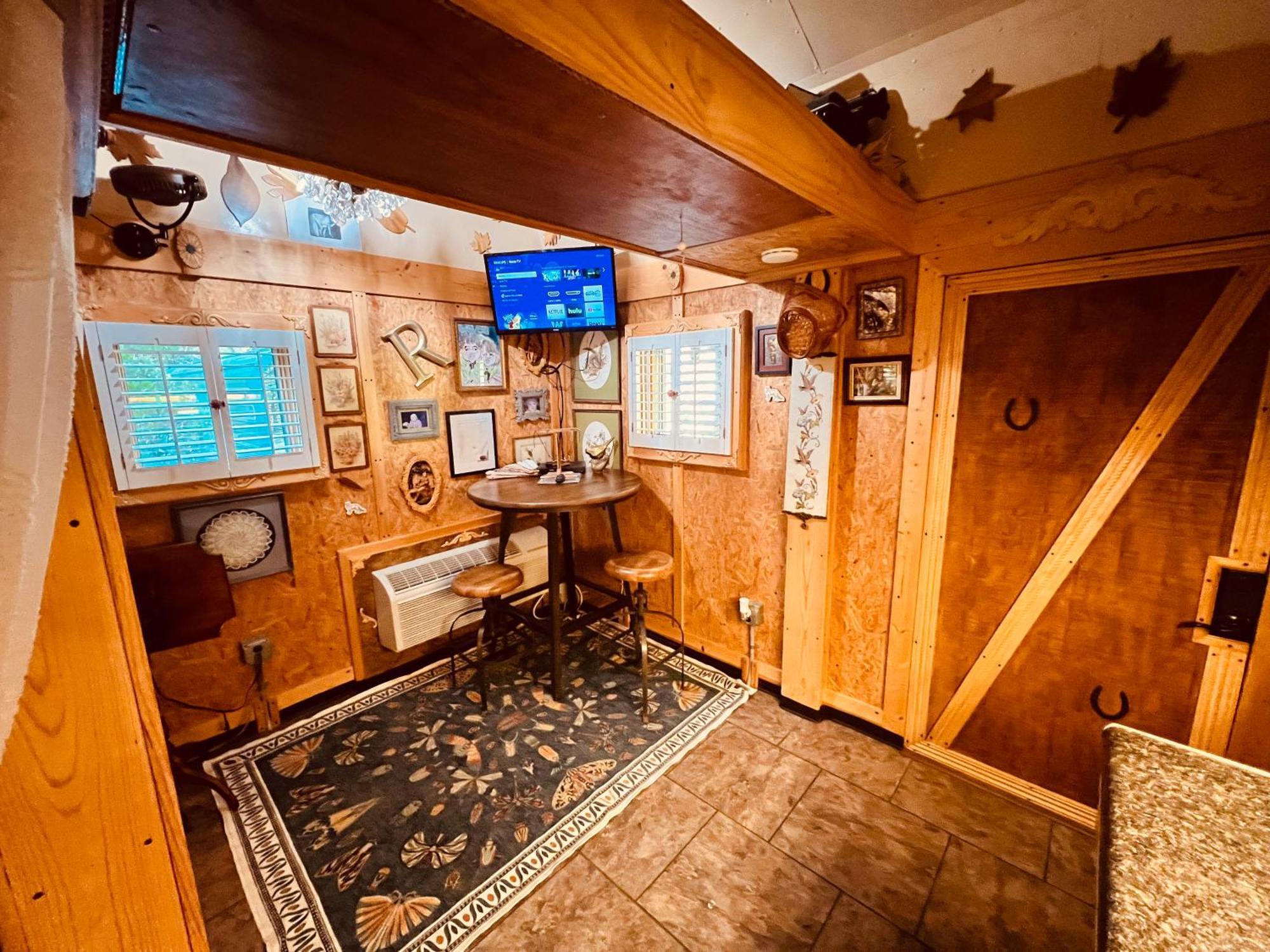 Tiny House, Wifi,Hot Tub,Secluded Villa Cosby Dış mekan fotoğraf